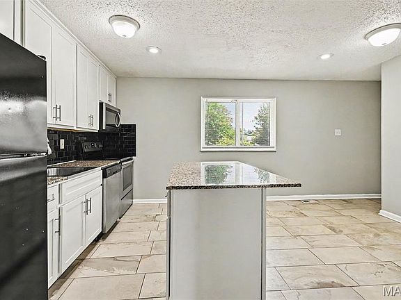 4th image of 2535 Black Pine Ct