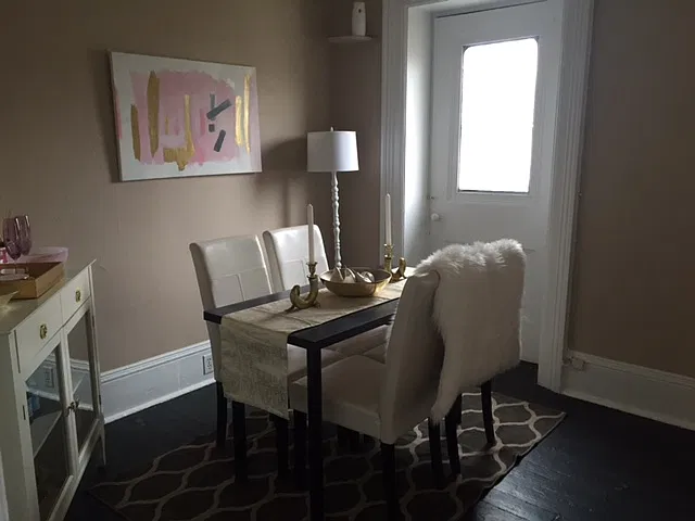 75 Suffolk St W — Photo 4