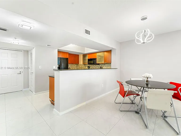 16699 Collins Ave #2810 — Photo 2