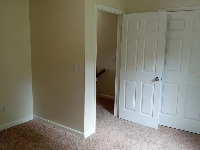 312 Kenova Ave — Photo 18