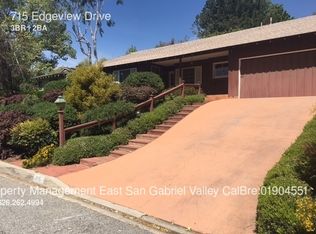 715 Edgeview Dr, Sierra Madre, CA 91024