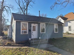 314 S 3rd St, Lindsborg, KS 67456