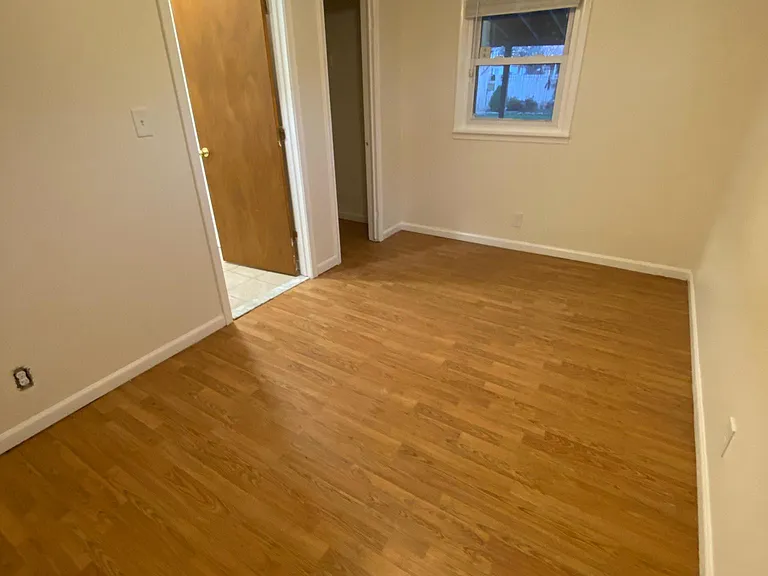 5696 Nightingale St — Photo 9