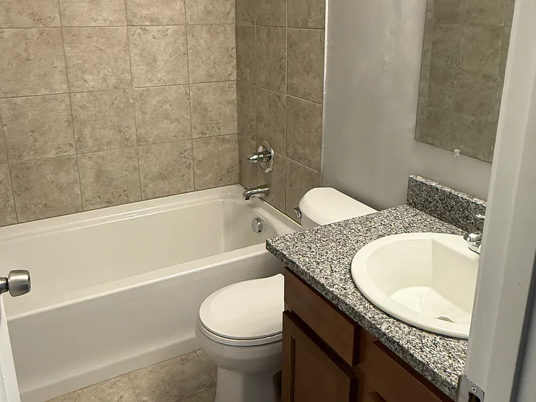Woodhill Apartments — Photo 13