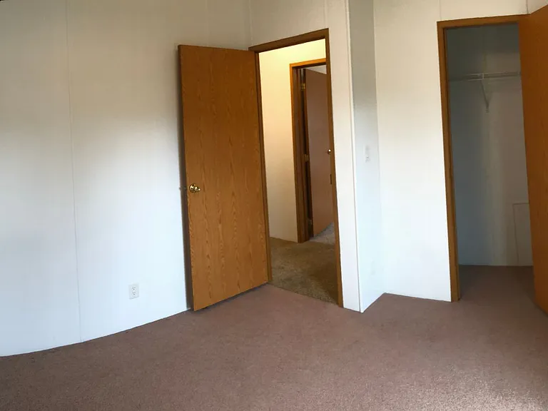 2729 Cahill St — Photo 7