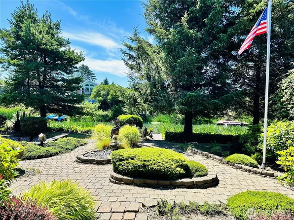 317 Cockle Street SW, Ocean Shores, WA 98569