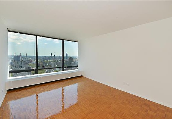3rd image of 265 E 66th St APT 28G