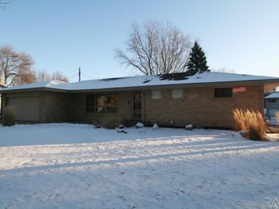 2713 W 37th St, Sioux Falls, SD, 57105