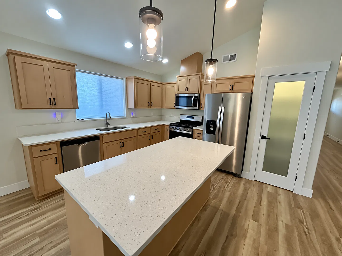 Four Bedroom Home with W/D Included- SE Salem — Photo 3