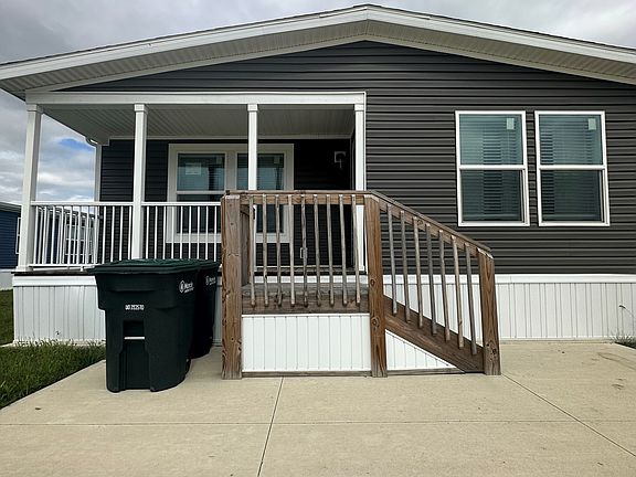 Exterior Image-1-Clayton 189 Countryside Estates IN