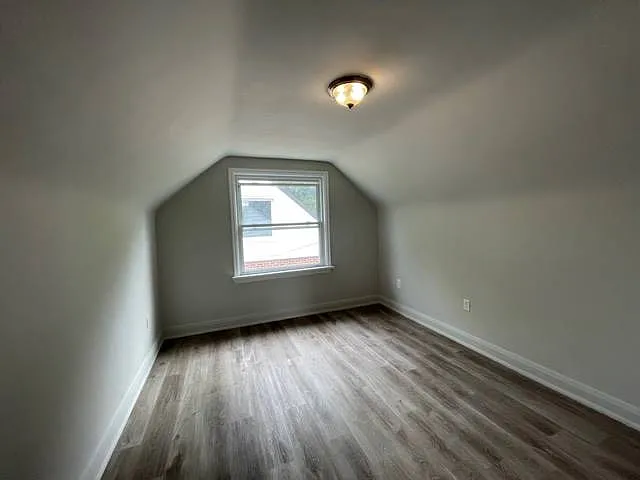 567 Weber St E — Photo 17