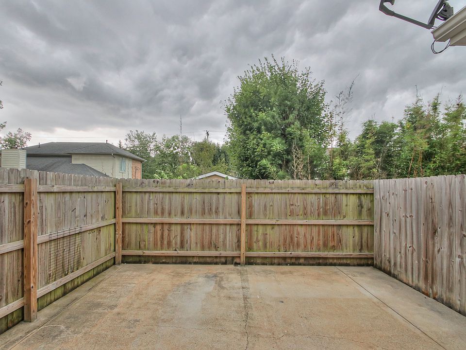 1st image of 151 Oak Valley Cir #1