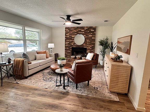 4th image of 226 Jasmine Rd