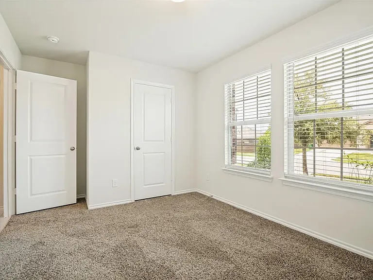 908 Horton St — Photo 5