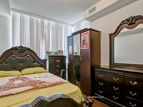 5th image of 1328 Birchmount Rd #910