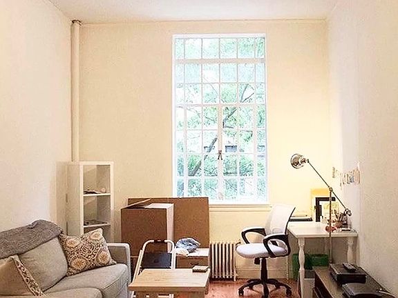 2nd image of 319 W 92nd St APT 3