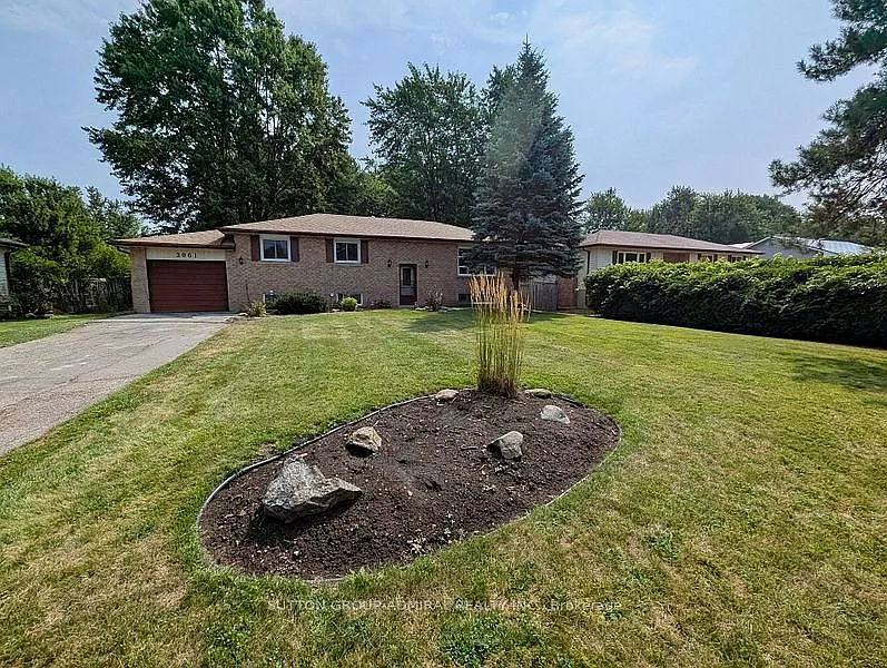 3 bed, $2,950 — Photo 2