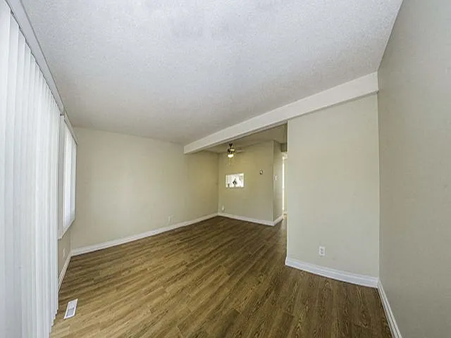 204 Cassils Rd E — Photo 11