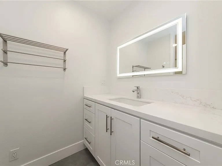 941 W Carson St #226 — Photo 13