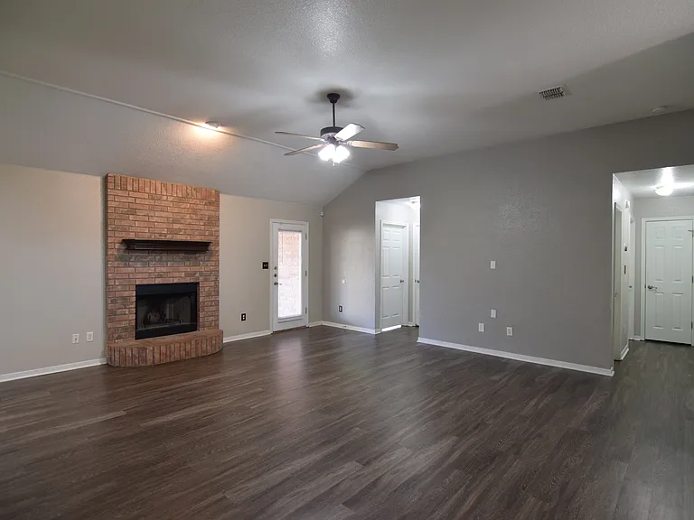 4202 Capri Dr — Photo 10