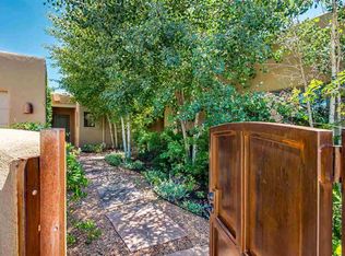 562 Valle Chamiso Ln, Santa Fe, NM 87505