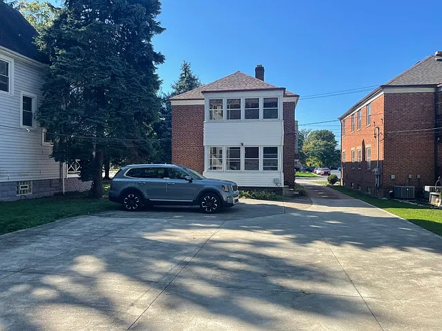 2 bed, 715 sqft, $1,150 — Photo 3
