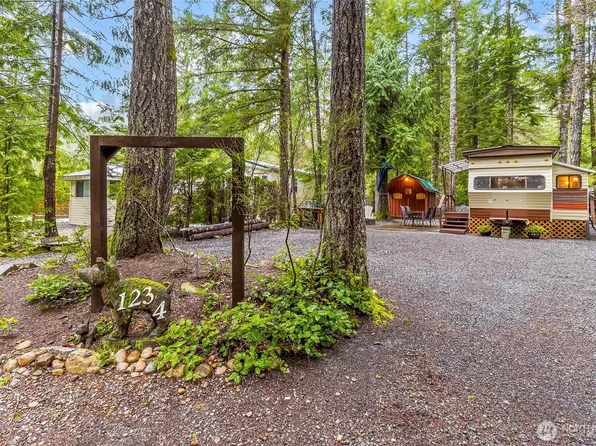 123 4 Drial Loop, Deming, WA 98244