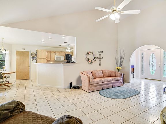 4th image of 100 S Bluebonnet Dr
