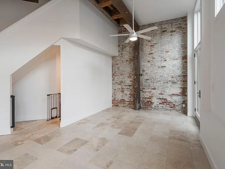 313 Fulton St — Photo 7