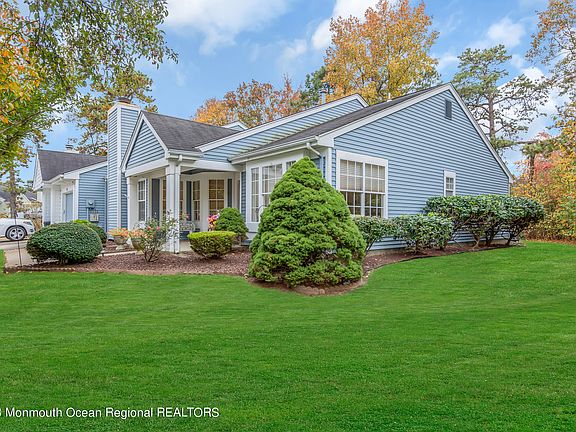 3rd image of 1003 Buckingham Drive #B