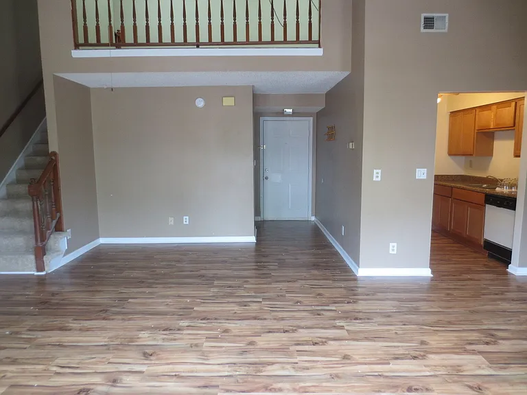 1531 Penrose Arch — Photo 11