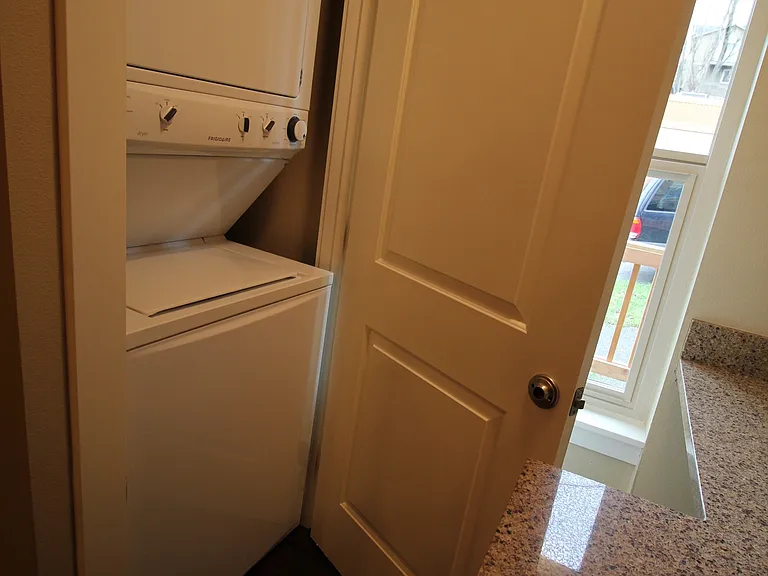 1617 Southlane Apartments — Photo 16