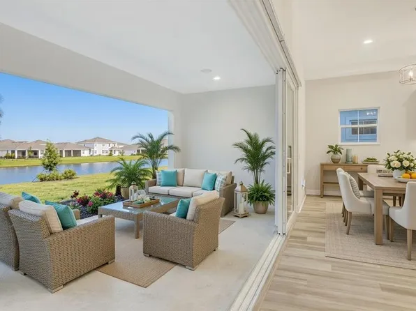 17811 Roost Pl, Lakewood Ranch, FL 34211