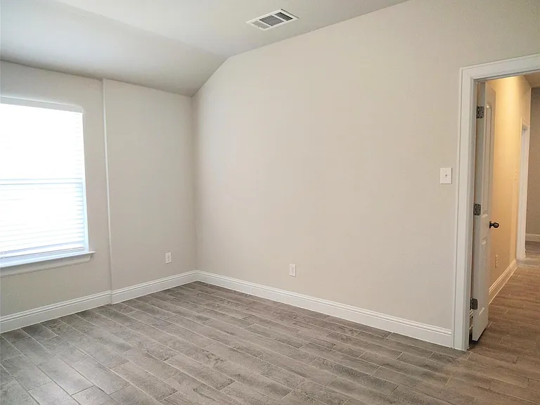 7801 Dakota Cir — Photo 6
