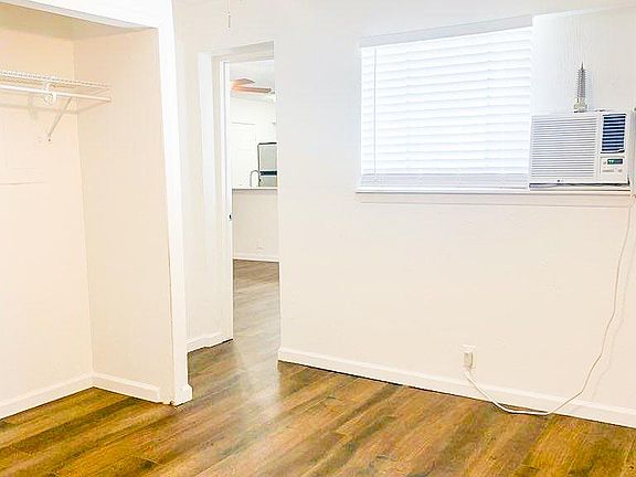 3rd image of 200 E Courtland Pl APT 10