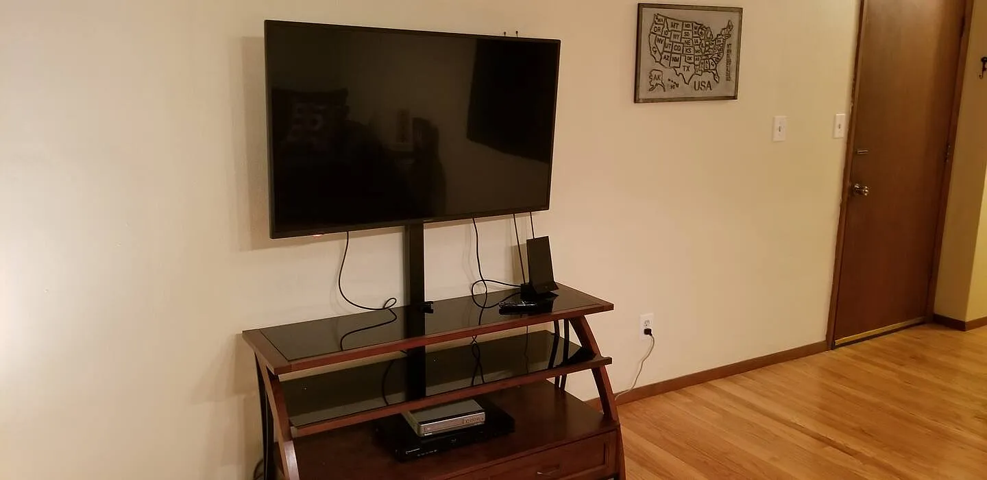 2 bed, 1100 sqft, $1,200 — Photo 4