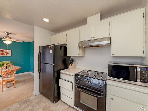 2nd image of 2527 57th Ave NE