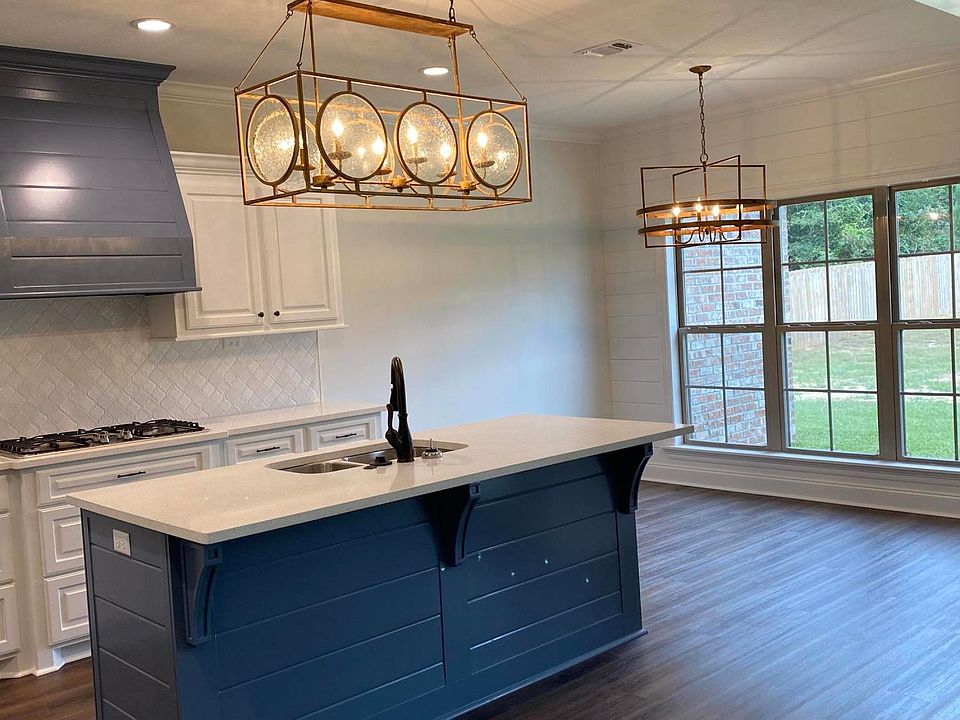 2nd image of 30 W Cadbury Ln
