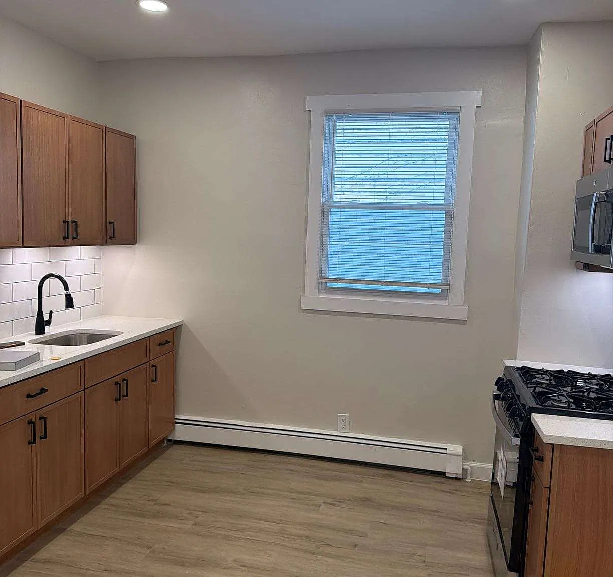 2 bed, $1,895 — Photo 2