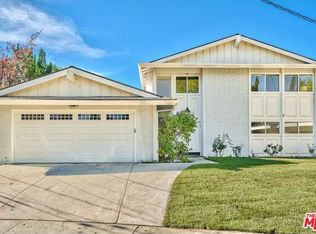 23023 Gershwin Dr, Woodland Hills, CA 91364