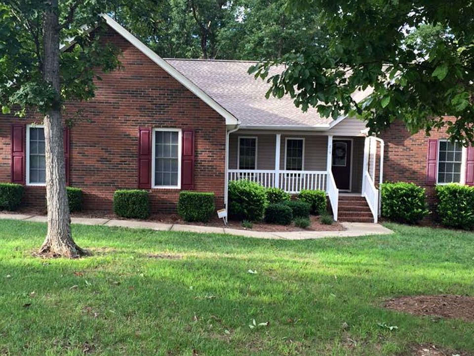 1st image of 219 Ashland Oaks Dr