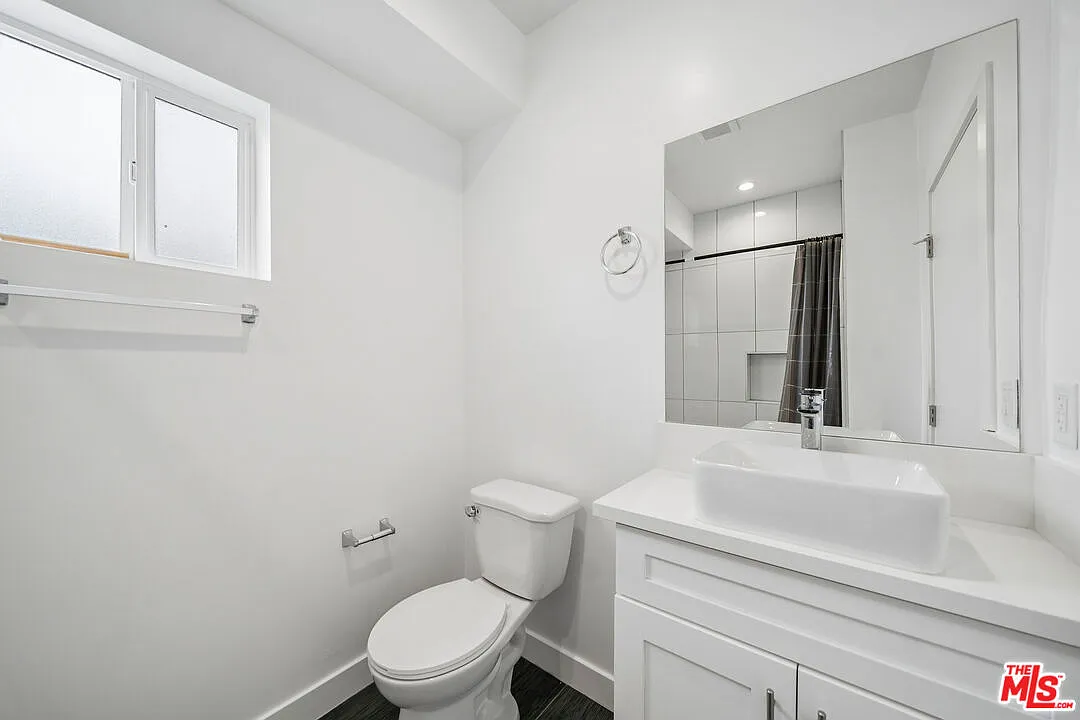 4 bed, 4.0 bath, 1702 sqft, $4,154 — Photo 4