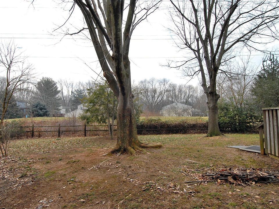 2nd image of 6433 Fairmead Ln