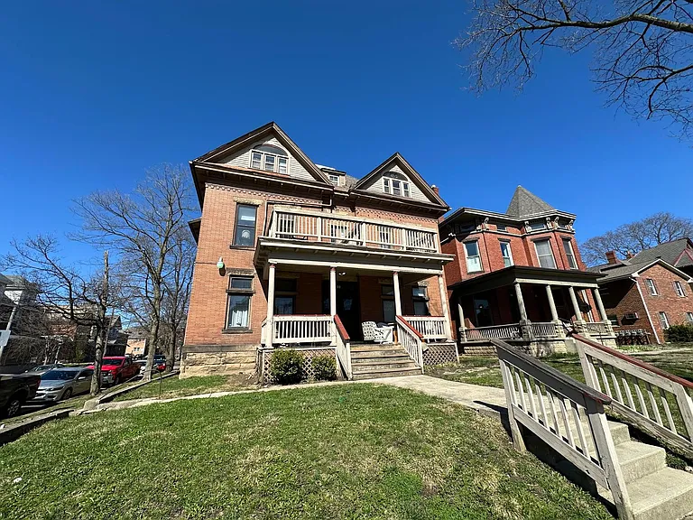 King Ave 222 MLR — Photo 1