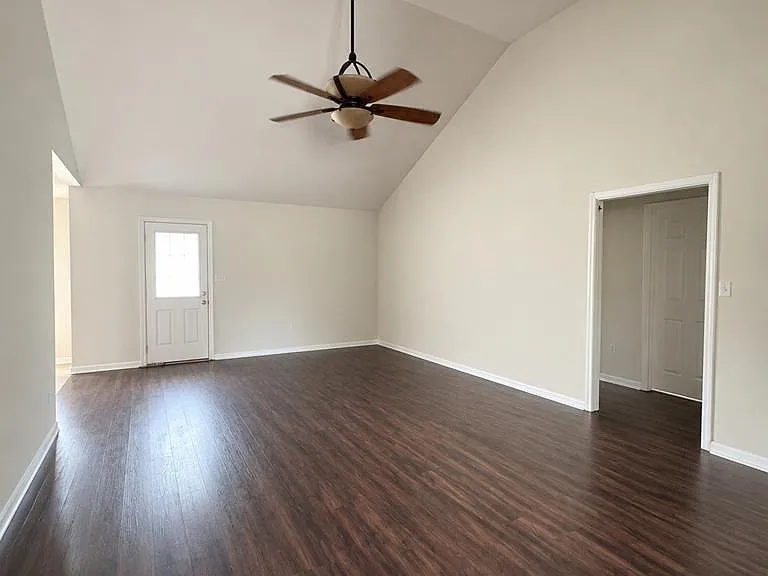 4001 Conway Cir — Photo 2