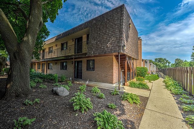 1st image of 520 E Main St E APT 1C