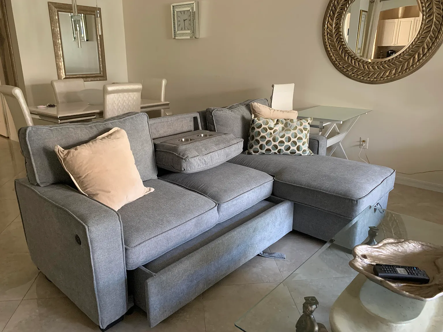 2 bed, 2.0 bath, 1209 sqft, $2,700 — Photo 2