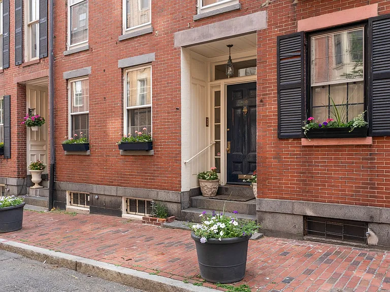 20 Temple St #1 — Photo 14