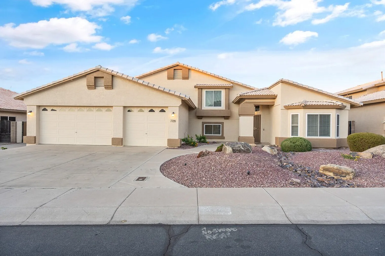 6 bed, 3.0 bath, $10,478 — Photo 3