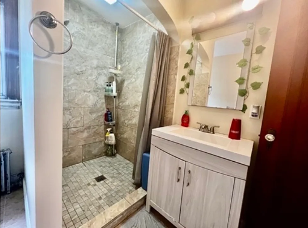 4 bed, 1590 sqft, $2,700 — Photo 4